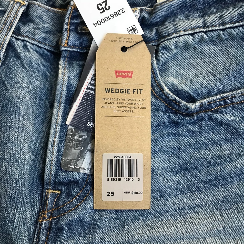 LAST ONE Levi’s Iconic Selvedged Wedgie Fit Jeans - Picture 7 of 8